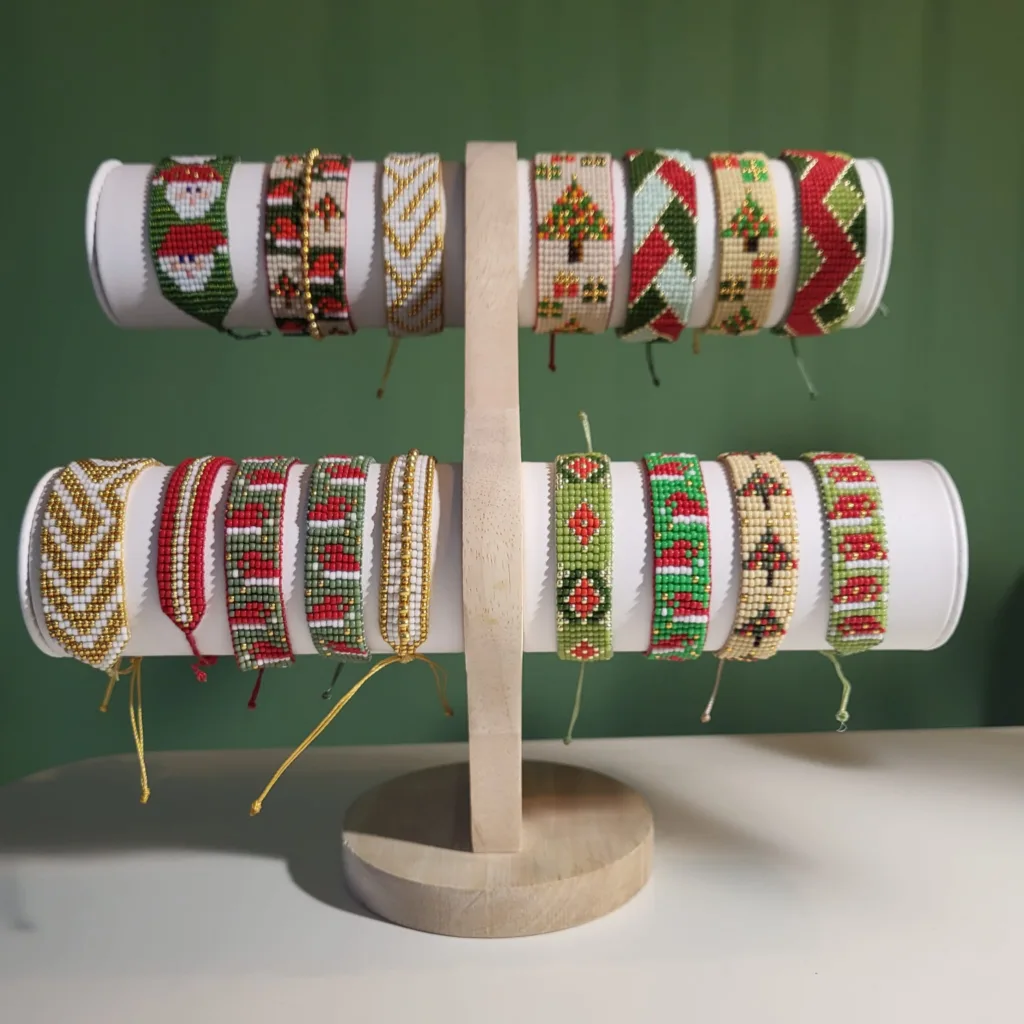 Feestelijke armband voor de feestdagen, geweven met Miyuki-kralen