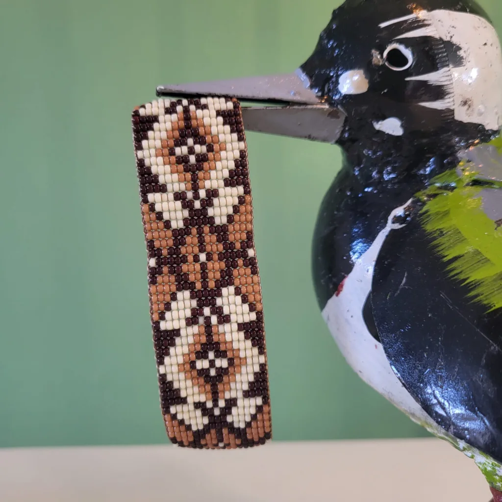 Brede armband Milo, geweven met Miyuki rocailles in drie kleuren